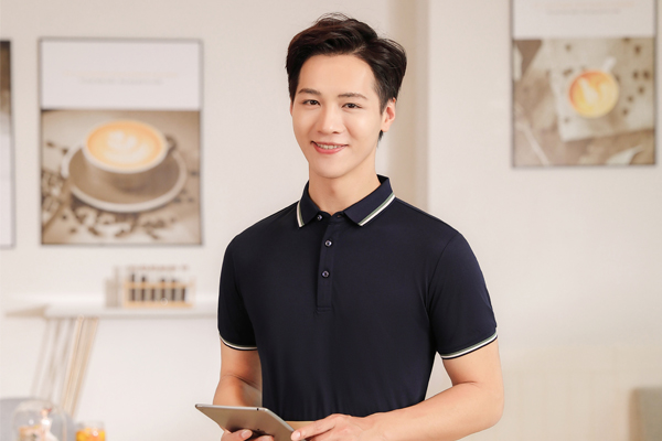 深圳POLO衫廠家定制全攻略：專業(yè)選擇與生產(chǎn)工藝解析